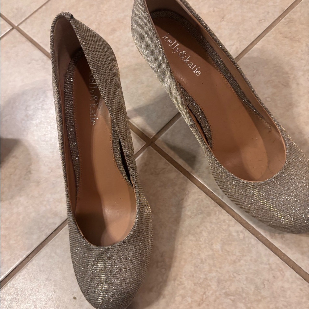 Kelly & Katie Shimmering Gold Heels - Picture 3 of 7
